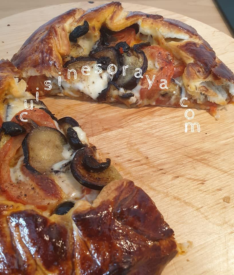Tarte rustique à la tomate, aubergine et mozzarella
