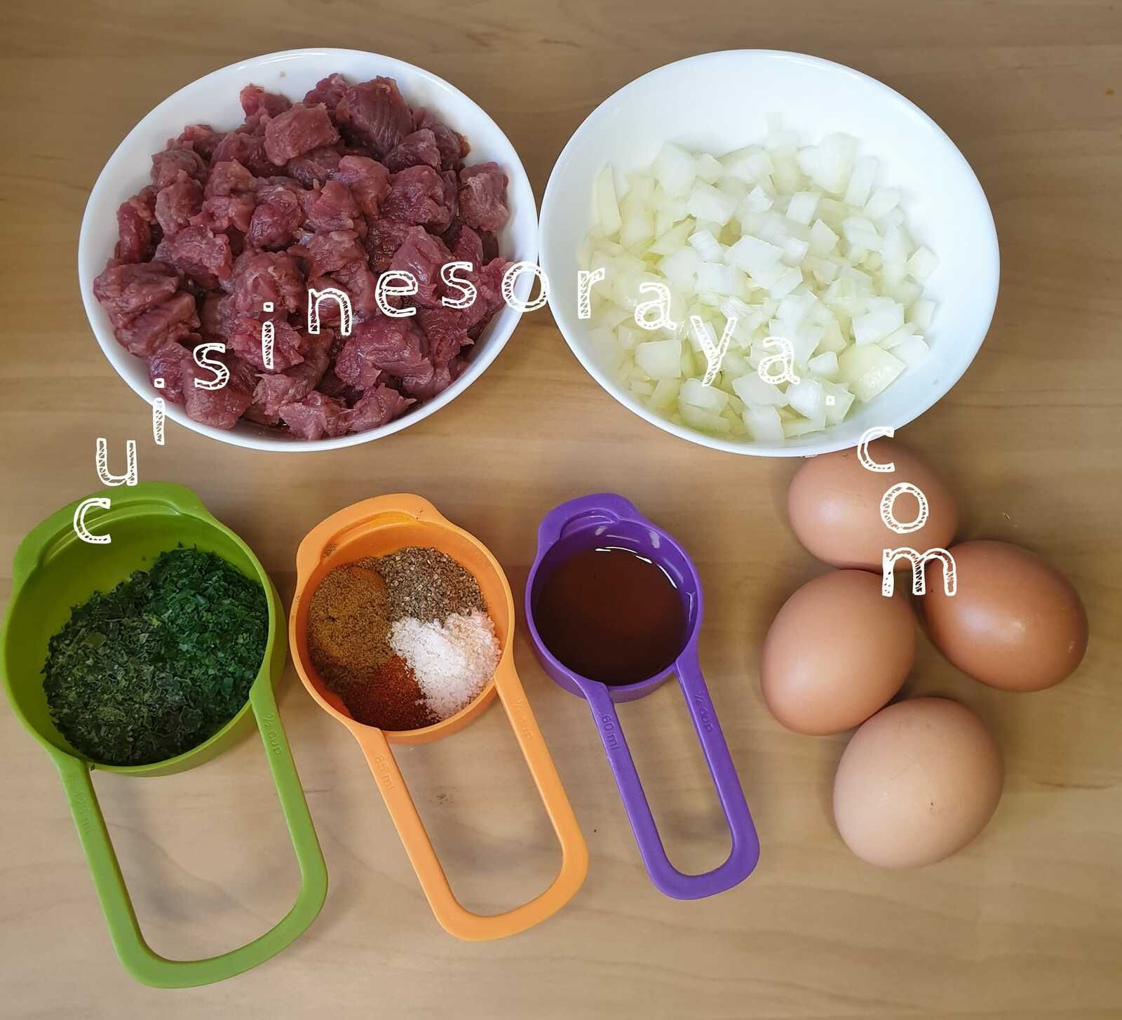 il y a 6 oeufs (oublier 2 oeufs sur la photo)