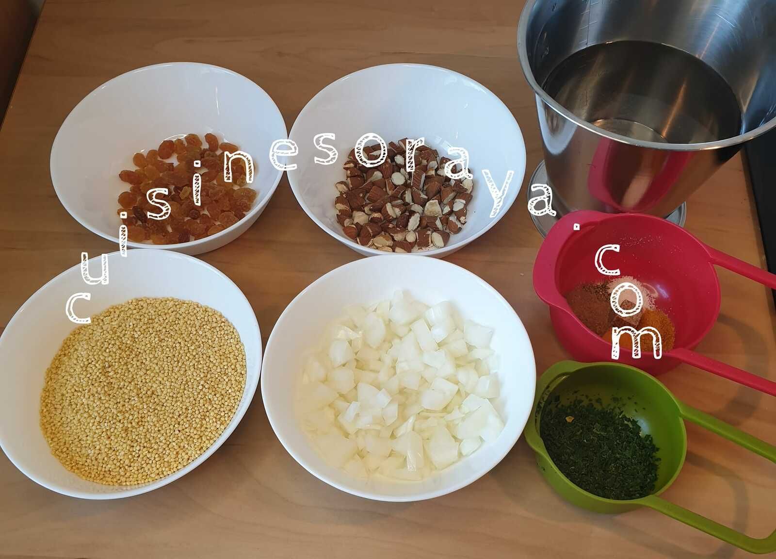 Millet à l'orientale aux épices et fruits secs.