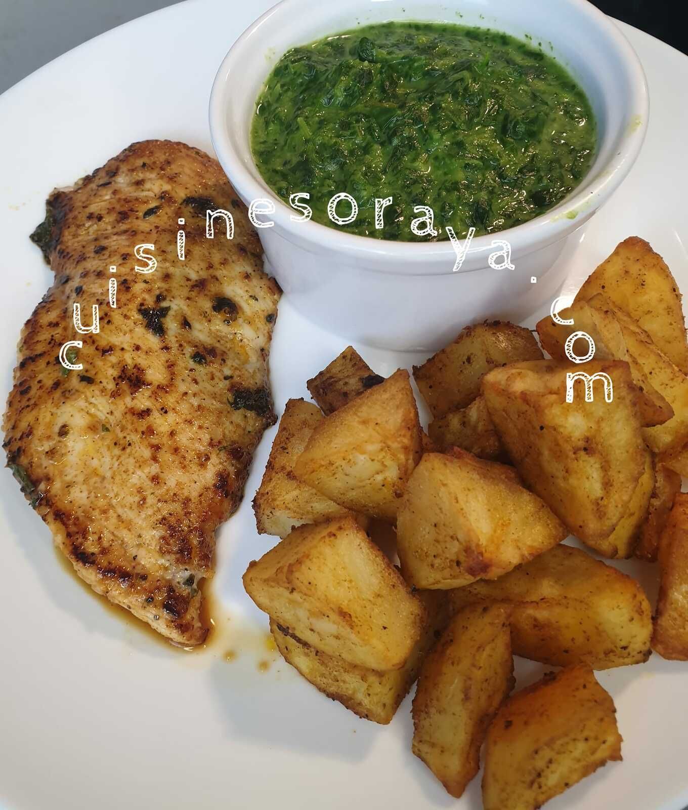 Escalope de poulet marinée au citron et aux épices