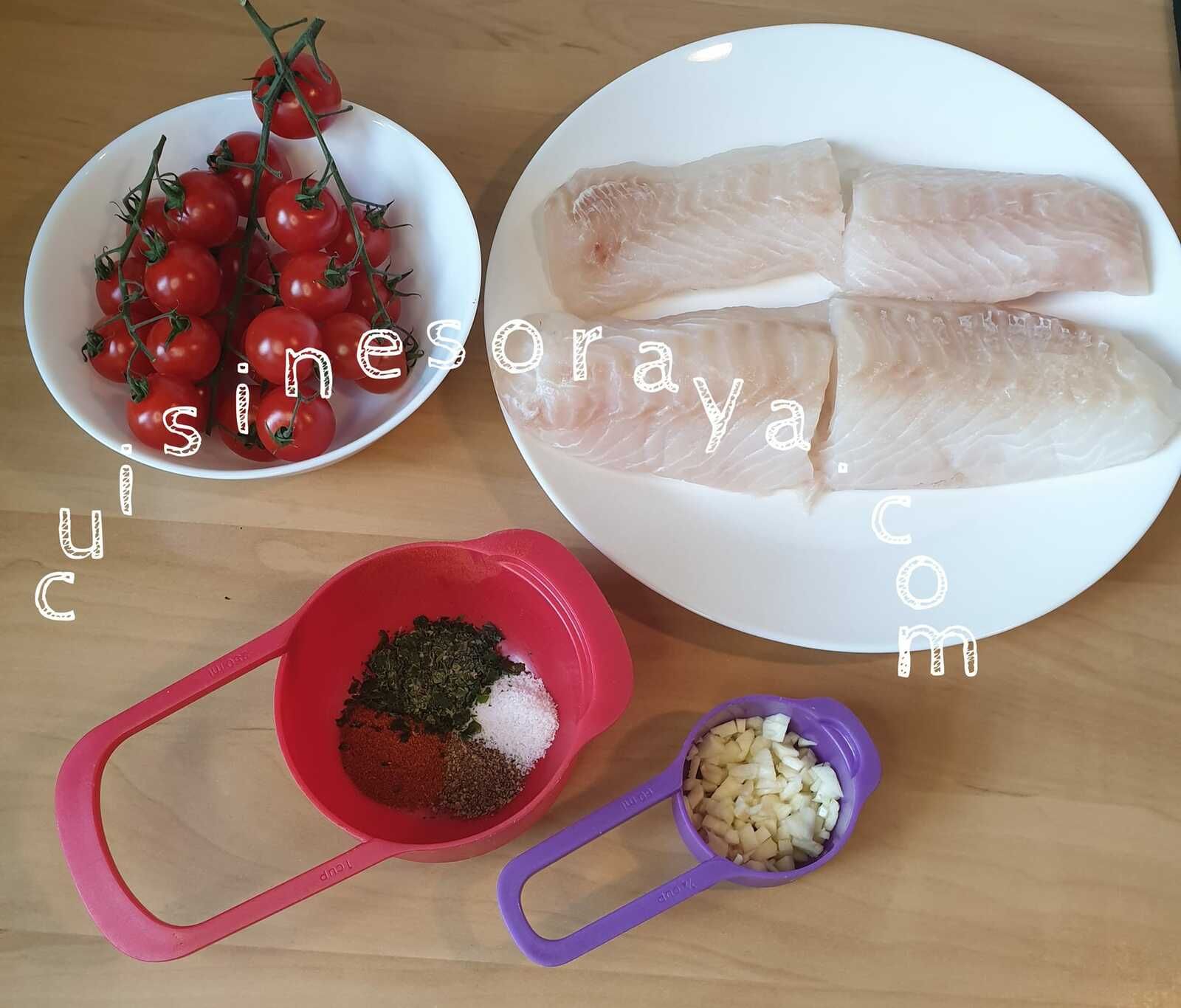 Filets de poisson au four et tomates cerises