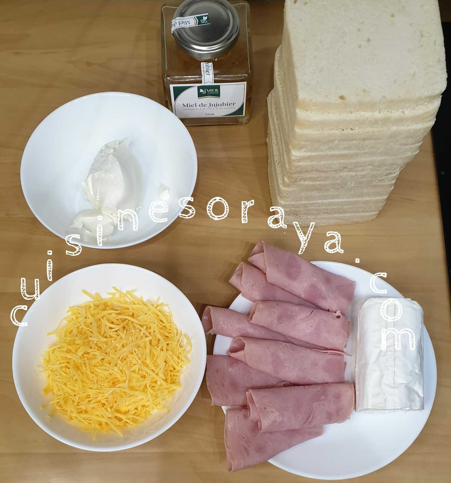 Croque dinde, chèvre et miel