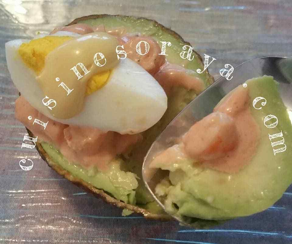 Avocat à l'escalope de poulet et avocat aux crevettes