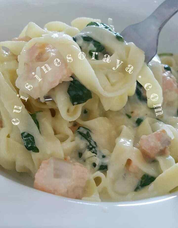 Tagliatelles au saumon et épinards