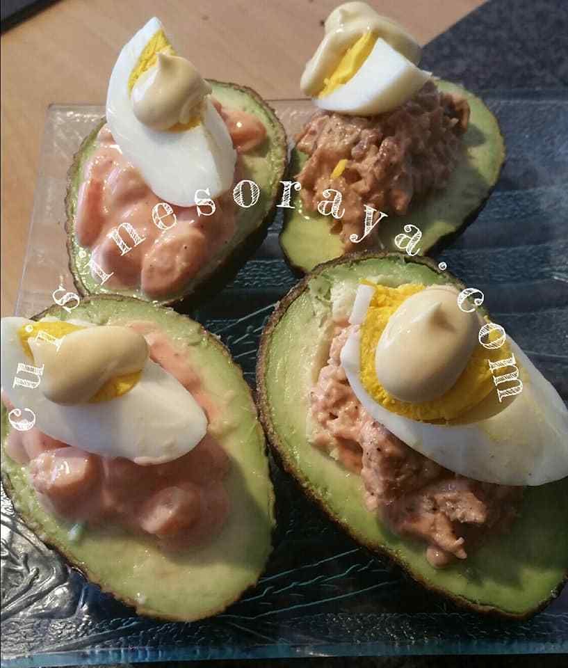 Avocat à l'escalope de poulet et avocat aux crevettes