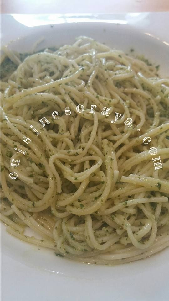 Suggestion : 200g de pâte avec 1 cuillère à soupe de pesto. Une assiette à 324 kcal.