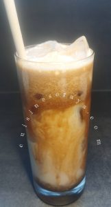 Latte glacé oriental aux dattes