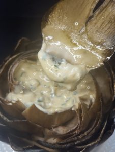 Artichauts rôtis au four, cœur vinaigrette aux oeufs