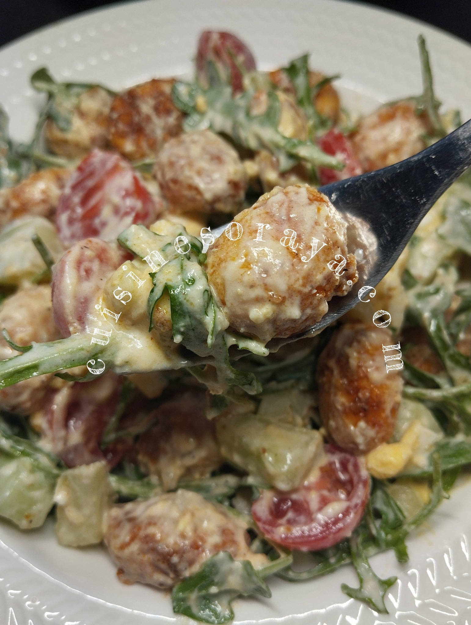 Salade de gnocchis croustillants et sauce blanche protéinée