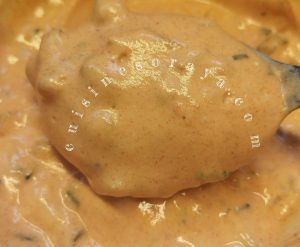 Sauce burger crémeuse au paprika fumé et aux cornichons