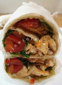 Wrap poulet grillé et crudités sauce au fromage blanc
