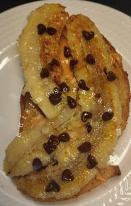 Toast banane, beurre de cacahuète & chocolat