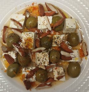 Dip méditerranéen de feta, olives & orange