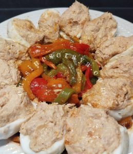 Oeufs crémeux au yaourt & poivrons grillés