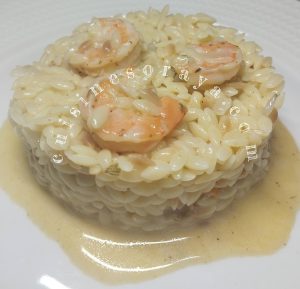 Risoni crémeux au citron et aux crevettes