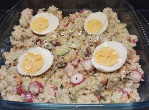 Salade fraîcheur au boulgour, pois chiches & sauce crémeuse au zaatar