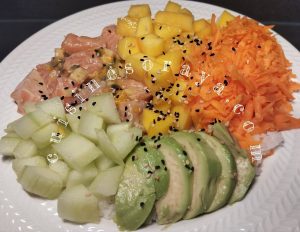 Poké bowl passion protéiné et sa sauce spicy au yaourt