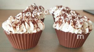 Tiramisu dans un panier au chocolat (sans oeuf)