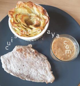 Escalope de veau sauce à l&rsquo;oignon et roses de pommes de terre