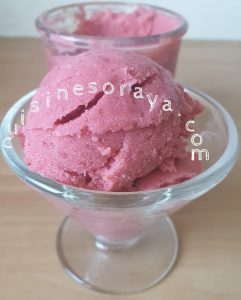 Sorbet à la fraise sans sorbetière et avec 3 ingrédients!