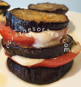 Mille-feuille d&rsquo;aubergines, tomate et mozzarella
