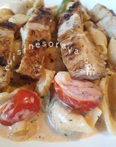 Conchiglioni au poulet, champignons, poivrons à la sauce crémeuse