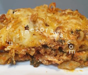 Gratin de pâte, viande, épinards à la crème ricotta