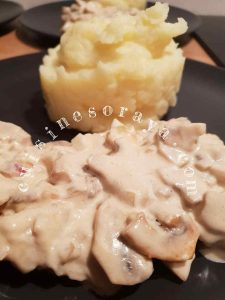 Escalope de poulet champignons sauce moutarde